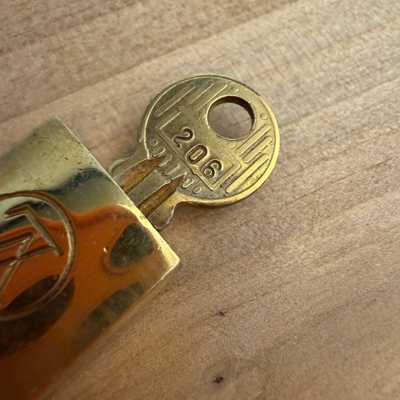 Louis Vuitton Lock and Key #206 - Picture 6 of 8